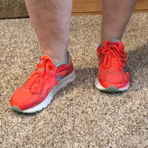 Women's Saucony Running Shoes Size 10.5 Natural Series Bright Coral and Teal